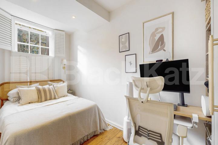 Stylish & contemporary maisonette flooded with natural light  Odger Street, Battersea 